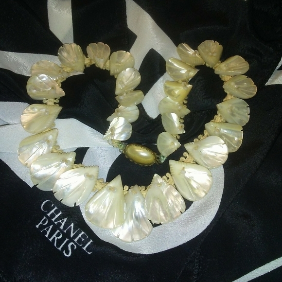 Victorian Hand Carved MOP Necklace Choker - Picture 6 of 7